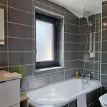 Rive Sud Charming Center 2 Guests بيت للعطل