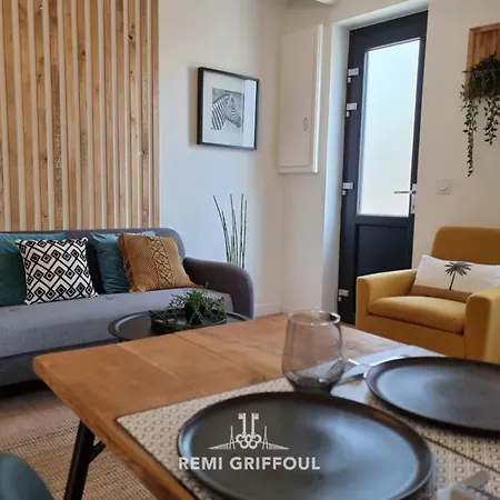 Rive Sud Charming Center 2 Guests بيت للعطل